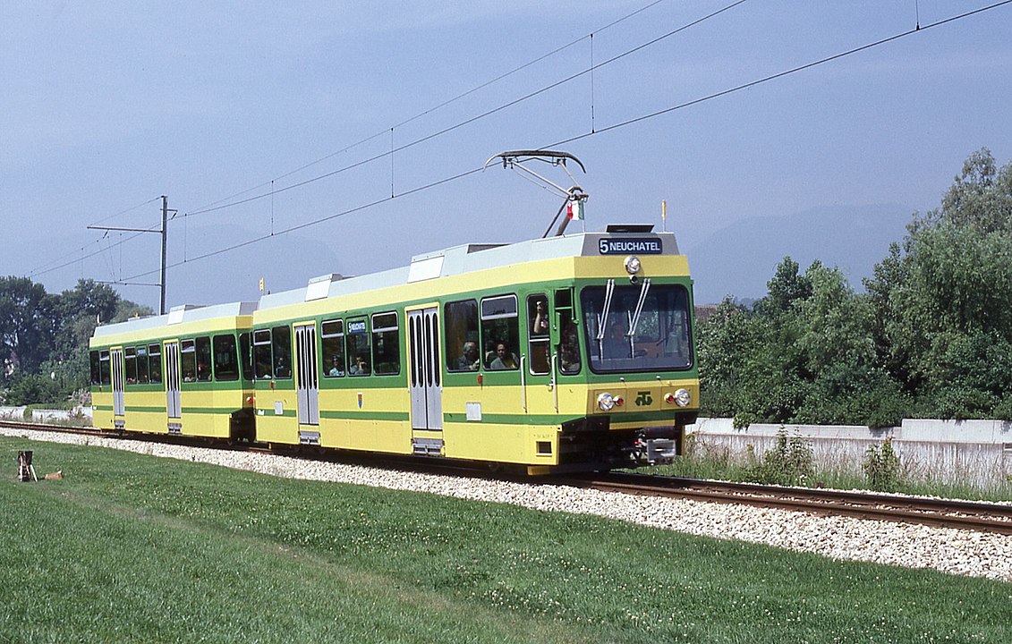 Be 4/4 der Strassenbahn Neuchtel auf der Linie 5 (Quelle Wikipedia, Bild Alain Gavillet, CC BY 2.0)