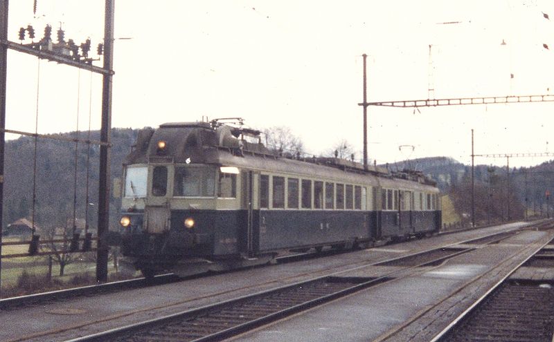 BN-Triebwagen ABDZe 4/6 736 (Quelle Wikipedia, Bild J.J.Smit, CC BY-SA 4.0)