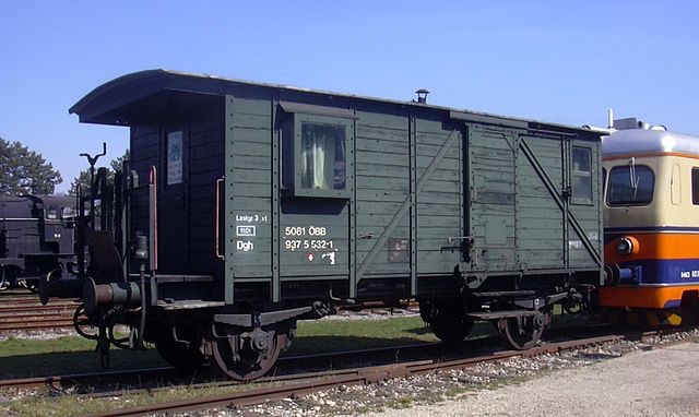 Gterzugbegleitwagen Dgh 50 81 937 5 532-1 im Heizhaus Strasshof, ex BB Dgh 74 858 (Quelle Wikimedia, Bild Tobias b khler, CC BY-SA 3.0)