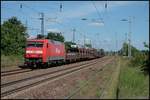 autotransportzuge/588699/db-schenker-152-030-3-mit-neuen DB Schenker 152 030-3 mit neuen Autos am 16.06.2010 durch Nuthetal-Saarmund
