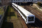 budapest-u-bahn-metro/702063/modernisierter-metro-zug-vom-typ-81-7172k-der Modernisierter Metro-Zug vom Typ 81-717.2K der Metro Budapest