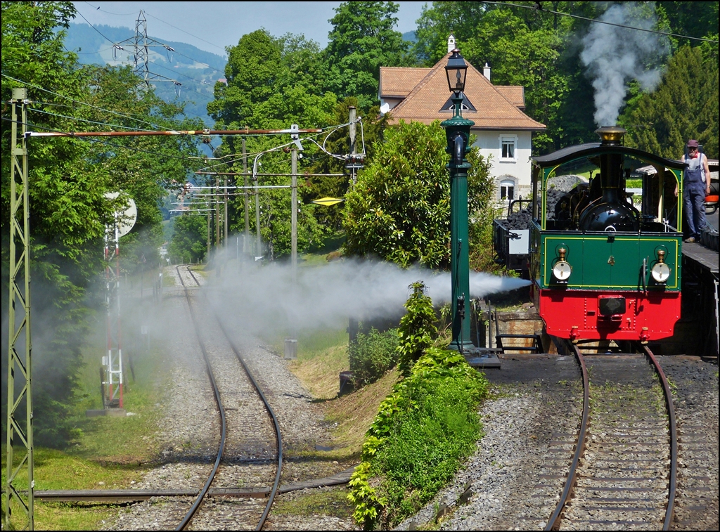 - Dampfablassen in Chaulin - Die kleine G 2/2 Tramlok N� 4 kann das auch. 27.05.2012 (Hans)