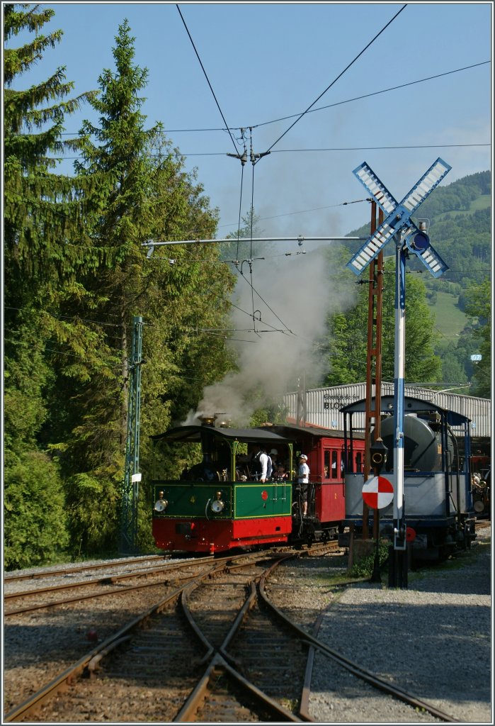 ... und hier der rote Strich mit der Nummer 415.
Chaulin, den 27. Mai 2012