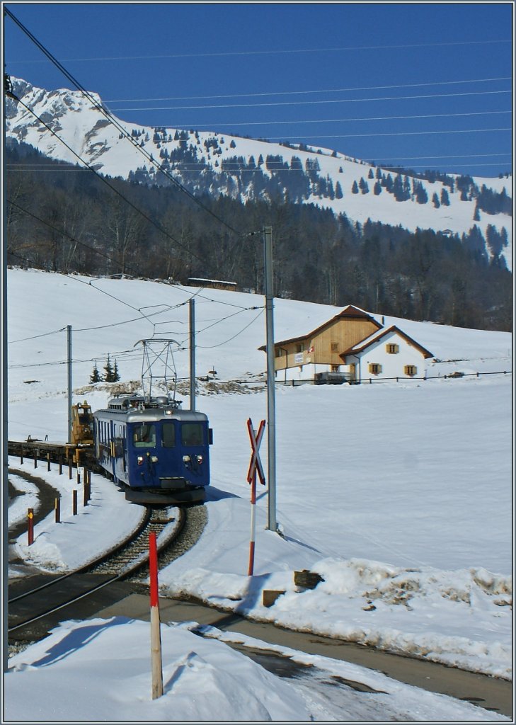 Bei Bahnbilder.de ist sie schon, nun auch hier: Die BDe 4/4 3002 am Ende der Welt, bei Les Sciernes am 26.02.2013) 