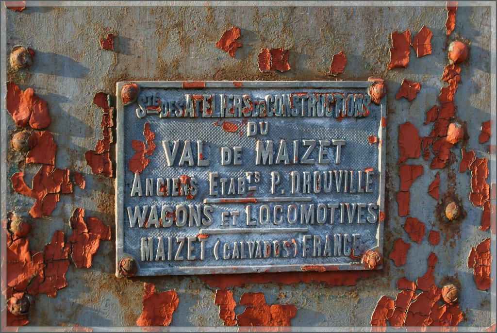 Das Fabrikschild zur Lok auf Bild 185 149. 
(14.02.2012)