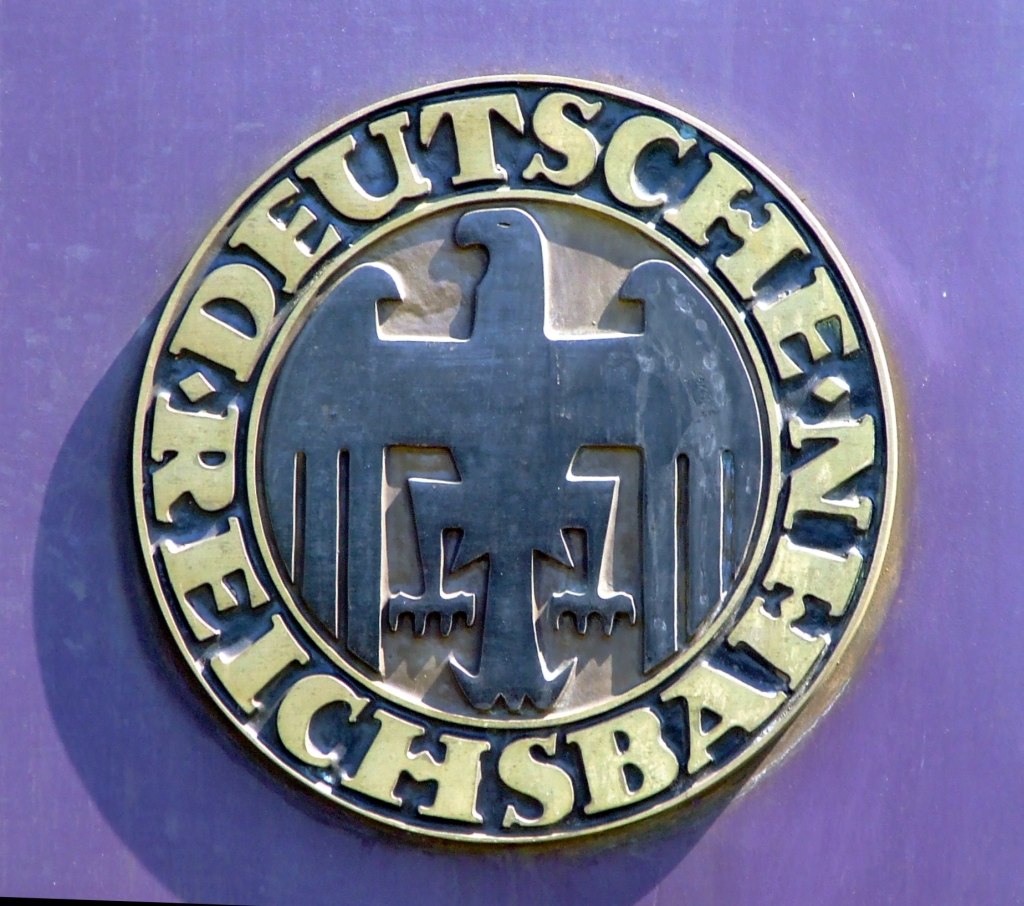 Detail (DRB-Zeichen) am Rheingold-Salonwagen 24 503 des Freundeskreis Eisenbahn K�ln am 14.08.2010 im Rheinischen Industriebahn- Museum (RIM) in K�ln.