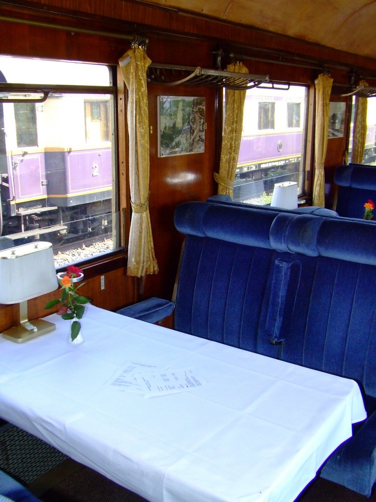 Detail vom Innenraum des historische Rheingold Sch�rzenspeisewagen WR�ge (56 80 88-43 022-4 ) am 14.08.2010 im Rheinisches Industriebahn-Museum (RIM) in K�ln. Der Wagen wurde 1928 bei Westwaggon gebaut und ist heute nach betriebsf�hig (bis 140 km/h).
