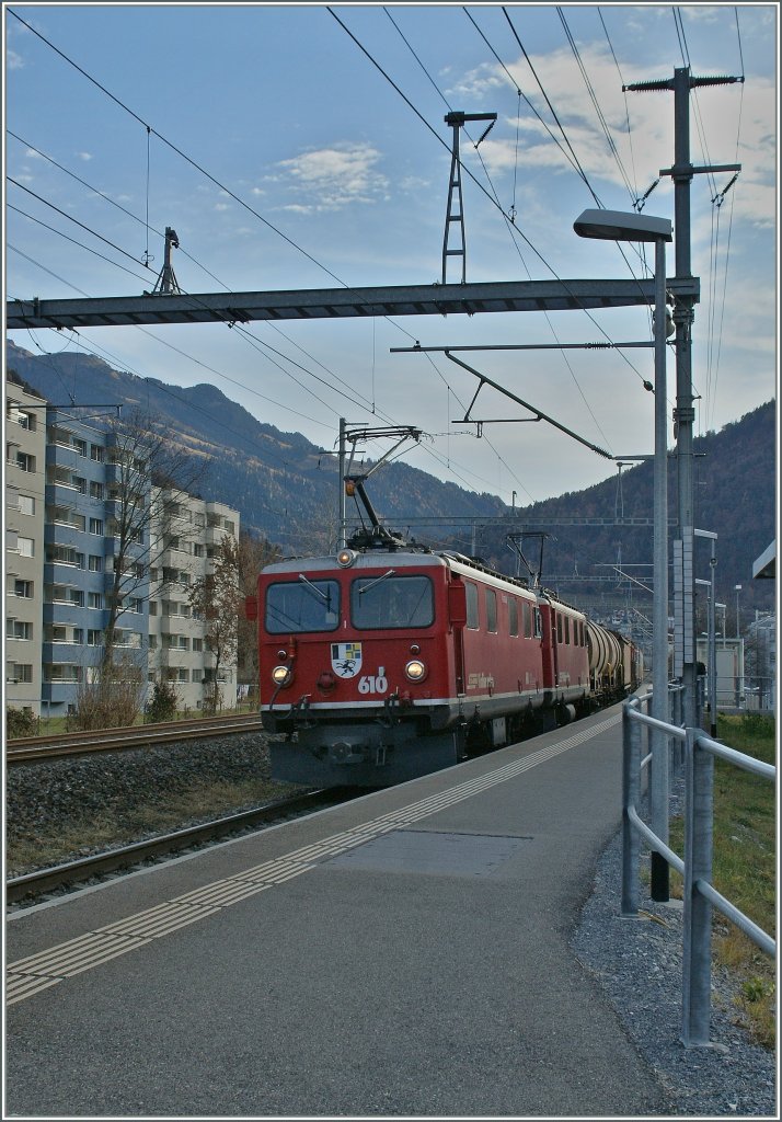 Die einfache Fahrt auf den Schrottplatz wurde gestrichen, auch heute noch kann die RhB nicht auf die letzten vier Ge 4/4 I verzichten. 
Chur Wiesental, den 1. Dez. 2011