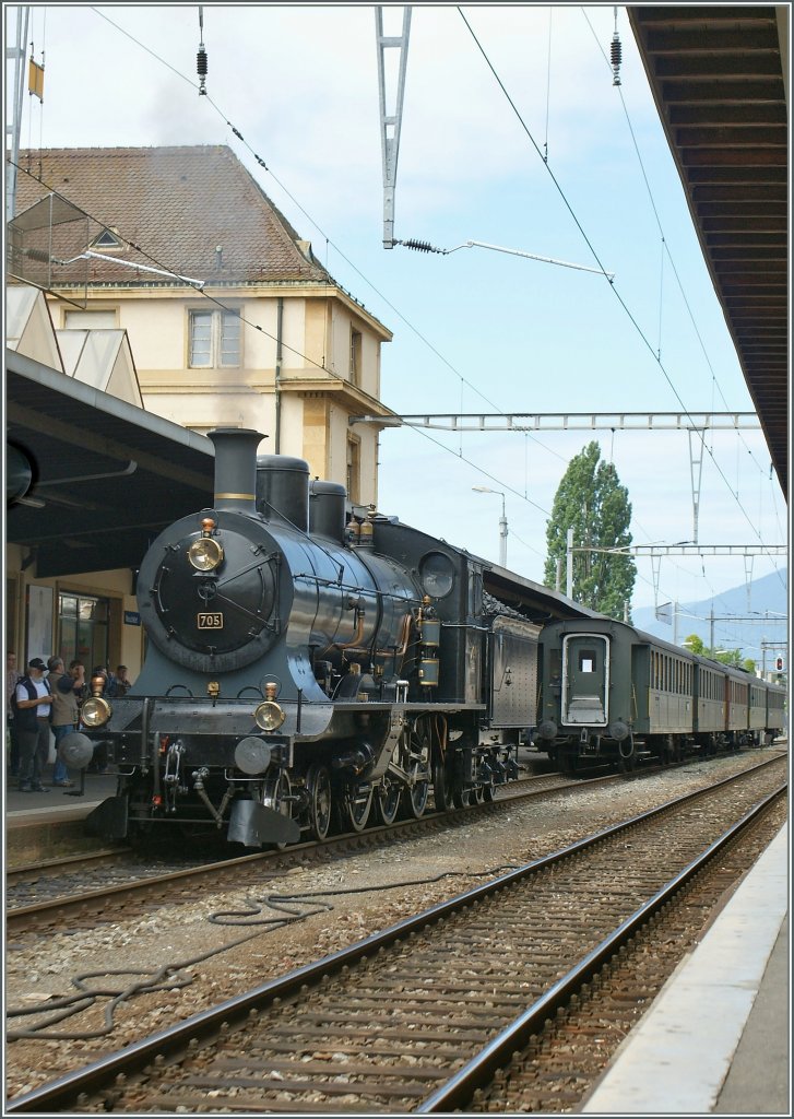 Die SBB A 3/5 705 in Neuchatel. 
25.06.2011