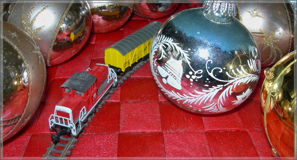 Ein kleiner, lieber, funkelnder Weihnachtgruss!
Stefan und Christine 