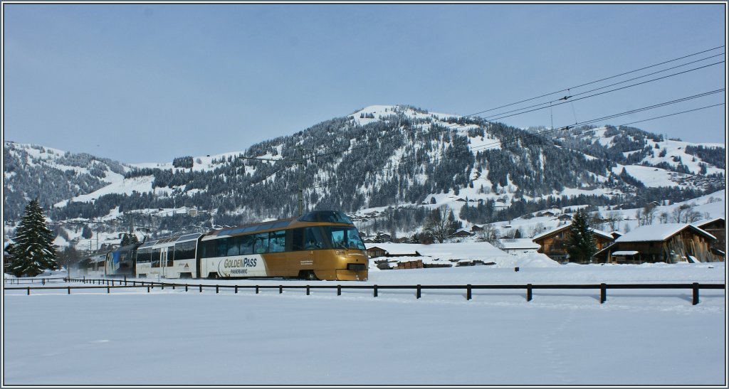 Ein Panoramic-Express kurz vor Gstaad.
(14.02.2013)