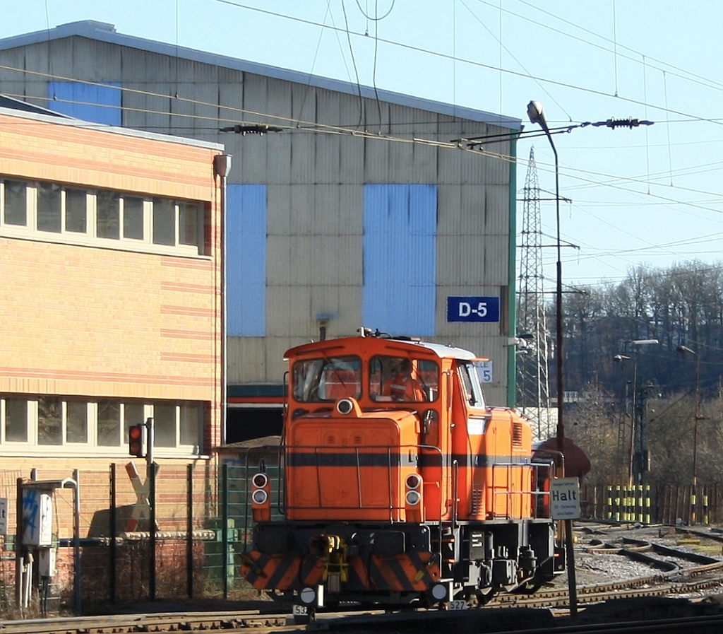 Lok 4 (ERNA) der Deutschen Edelstahlwerke (DEW), zuvor Edelstahlwerke S�dwestfalen, auf den Werksgleisen am 19.03.2011 in Siegen-Geisweid. Die Lok ist eine Mak G 500 C.