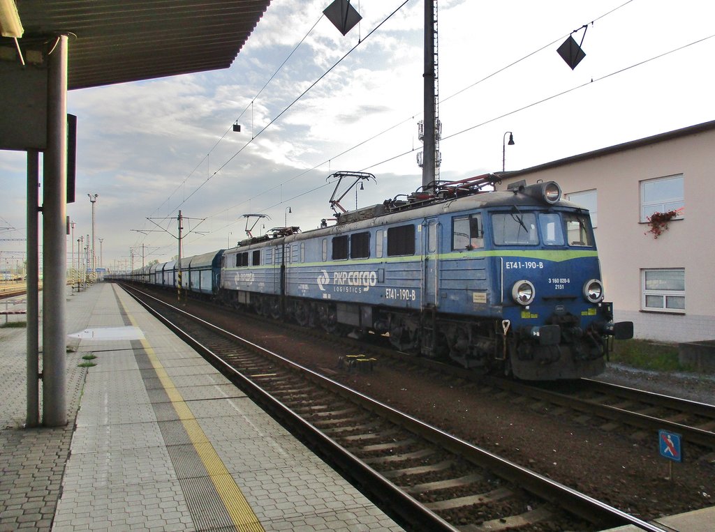 PKP ET41-190 verl�sst Ostrava-Svinov am 22 September 2017.