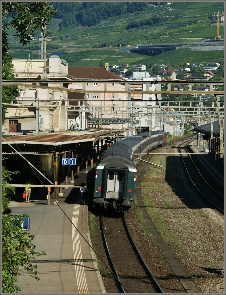 Schlusslicht eines IR im Bahnhof Vevey.
(10.08.2012)