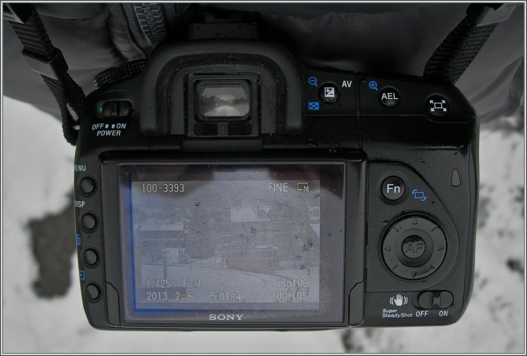 So in den Zugspausen kann man mit einer Kamera schon so manchen Unsinn anstellen; doch hat man zwei Kameras zur Verf�gung, dann sind dem Unsinn kaum Grenzen gesetzt...
6. II. 13