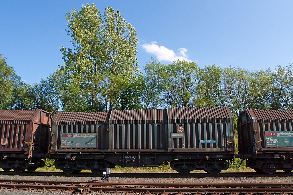 Teleskophaubenwagen mit vier Rads�tzen f�r Coiltransporte (Shimmns-u) der SBB (Schweizerischen Bundesbahnen) am 29.05.2011 in Herdorf.