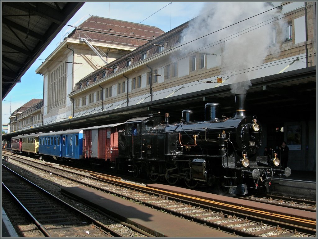 �berraschender Besuch in Lausanne: die Eb 3/5 5810 mit einem bunten  EBT  Zug von Konolfingen nach Vevey.
18. Mai 2013