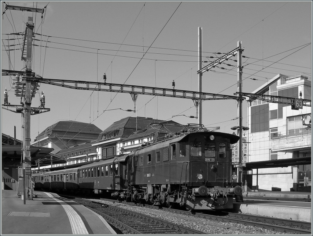 Und f�hrt nach kurzem Halt weiter nach Sion.
Lausanne, den 27. Feb. 2012