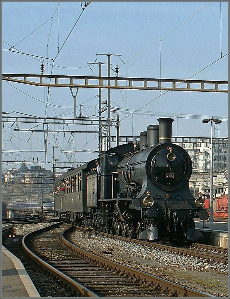 Von Gen�ve trifft die A 3/5 705 am fr�hen Nachmittag erneut in Lausanne ein.
16. Nov. 2008