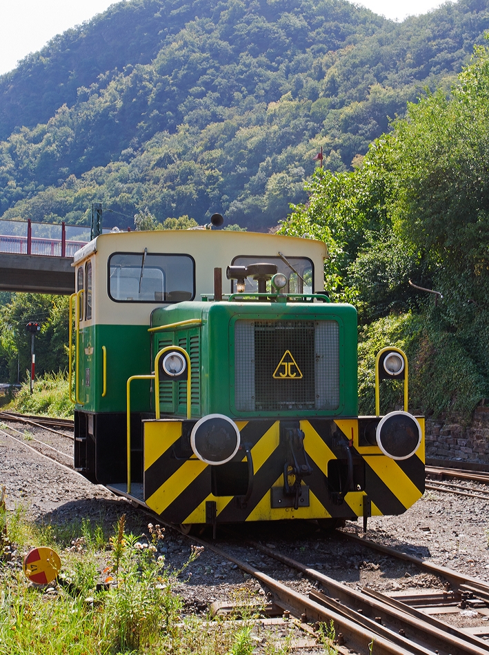 Von vorne: Die D8 der der Brohltal Eisenbahn (BEG), ex. R. Folgolin, Neuwied, ex Zementfabrik Bonn, am 18.08.2011 in Brohl-L�tzing auf der Gleisanlage Rheinanlagen