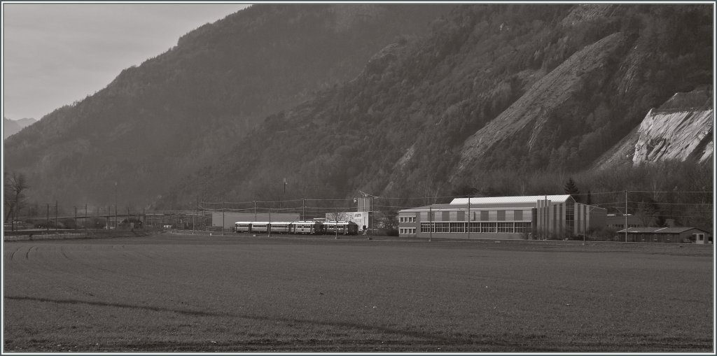 Zwei RhB Be 4/4 Pendelz�ge begegnen sich bei Untervaz. 1. Dez. 2011