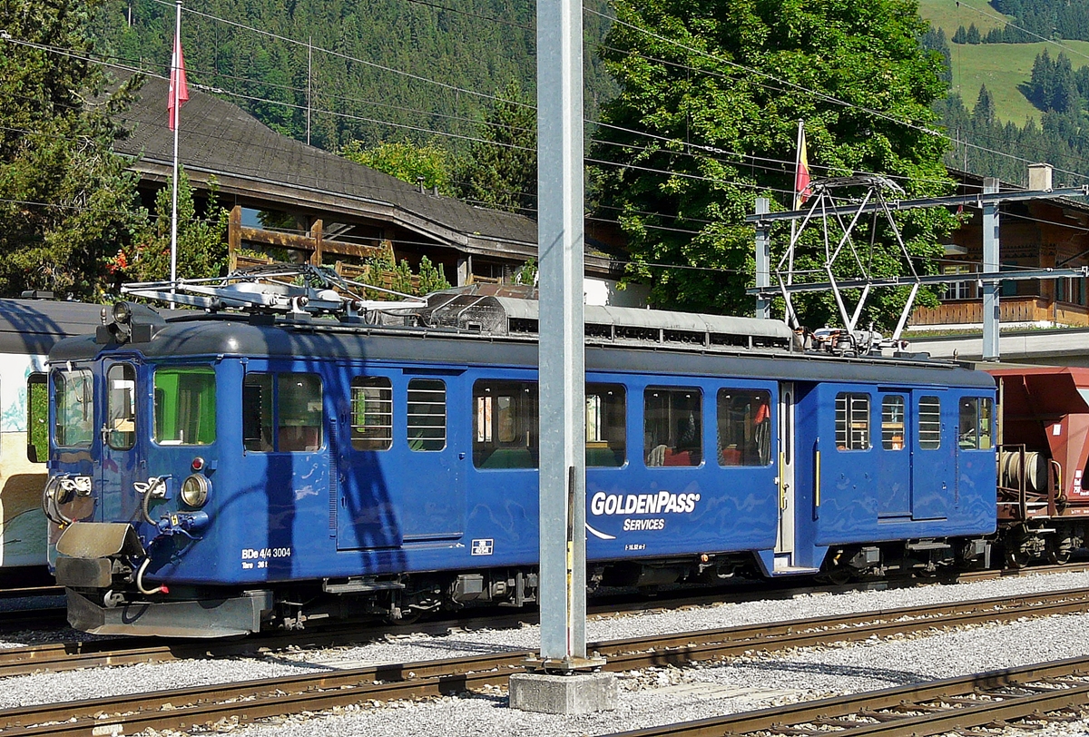 . Am 31.07.2008 war der sch�ne MOB BDe 4/4 3004 leider etwas ung�nstig im Bahnhof von Zweisimmen abgestellt. (Jeanny)