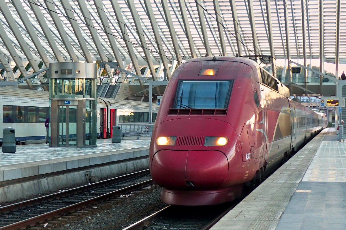 . Der Steik in Deutschland hatte am 18.10.2014 dann doch Auswirkungen auf den internationalen Verkehr, sodass der ICE 19 Bruxelles Midi - Frankfurt/Main Hbf ausfiel und der PBKA Thalys THA 9461 Paris Nord - K�ln Hbf als Retter in der Not in den Bahnhof Li�ge Guillemins einfuhr. (Jeanny)