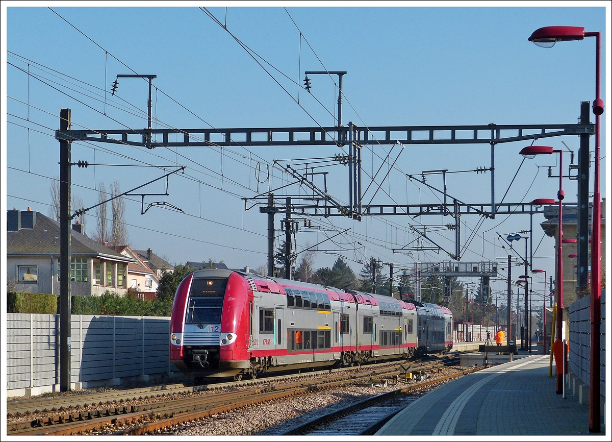 . Die Computermaus Z 2212 verl�sst am 31.01.2014 den Bahnhof von Noertzange. (Jeanny)