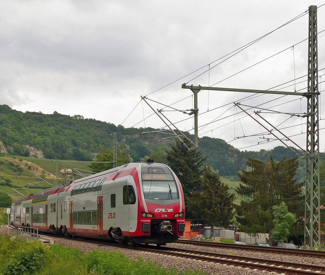 . Pfingsten an der Mosel - Zwischen Igel und Wasserbilligerbr�ck passiert der CFL KISS Z 2319 die L�wener M�hle auf seiner Reise von Koblenz nach Luxembourg. 20.05.2018 (Jeanny) 