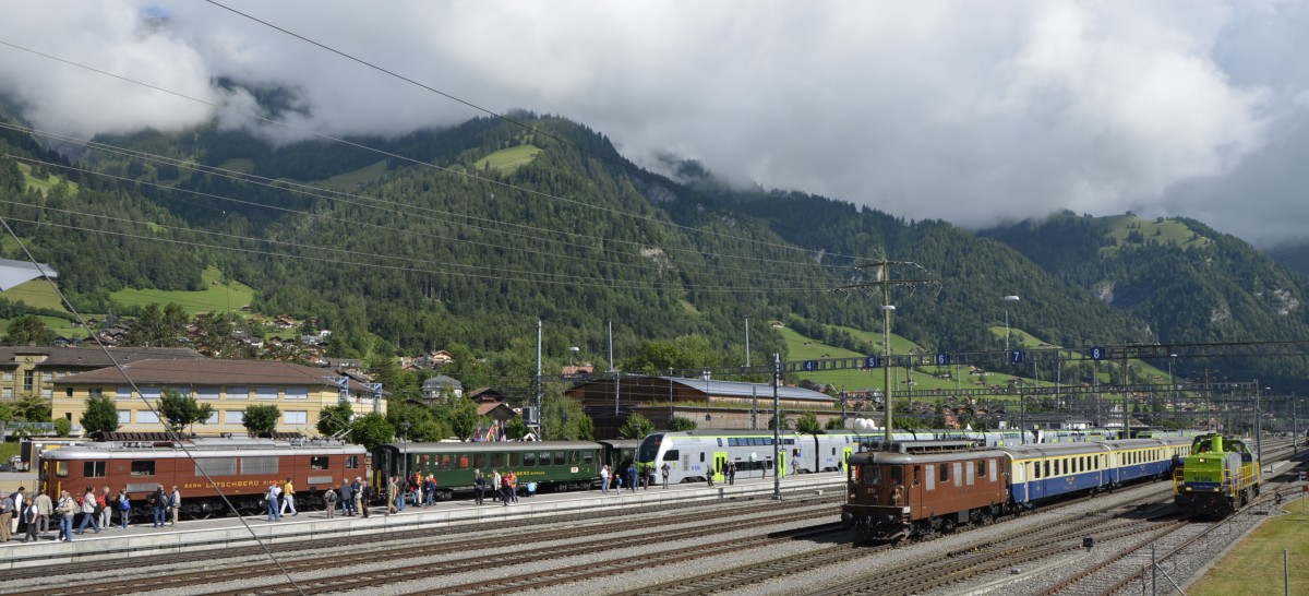 100 Jahre BLS: Blick �ber das Bahnhofsgel�nde Frutigen am sonnigen Festsonntag 30.06.2013
