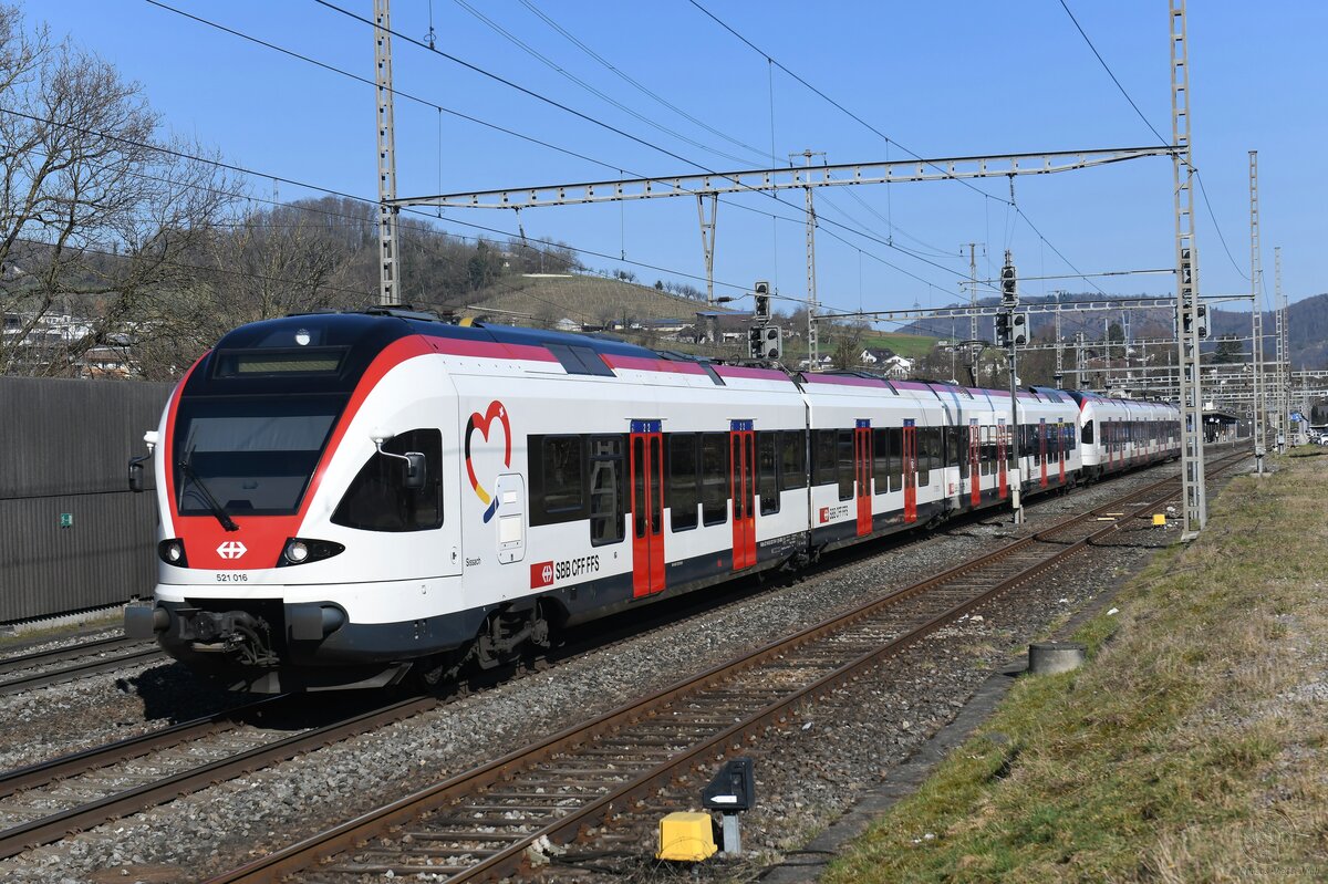 2021-09-30, SBB CFF FFS Gelterkinden
Automotrice Stadler Flirt RABe 523 015

© la photo vous intéresse merci de me contacter
photos-vietti-violi@ik.me