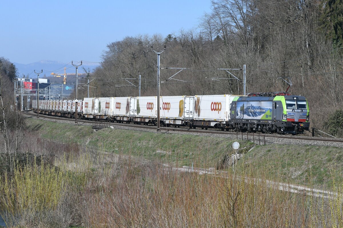 2025-03-18-BLS Cargo Vufflens-la-Ville
Locomotive électrique siemens Vectron 
Re 475 428 louer à RailCare 

© la photo vous intéresse merci de me contacter
photos-vietti-violi@ik.me