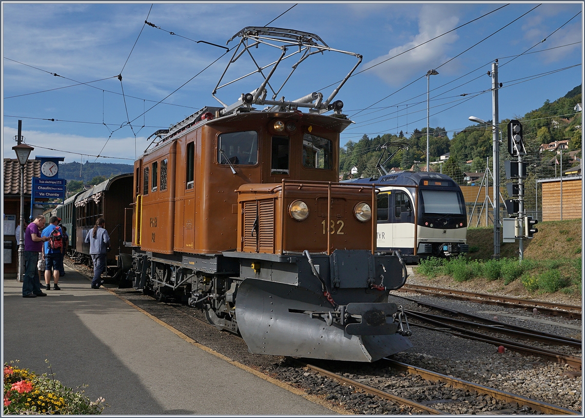 50 Jahre Blonay Chamby - MEGA BERNINA FESTIVAL: Das RhB Bernina Krokodil Ge 4/4 182 wartet mit einem Zug nach Chaulin in Blonay auf die Abfahrt.

9. Sept. 2018