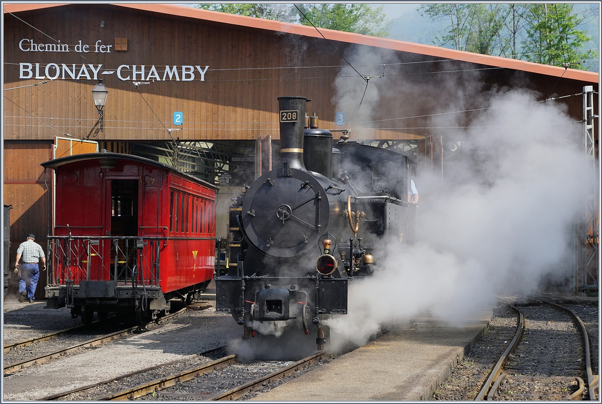 50 Jahre Blonay - Chamby; Mega Steam Festival: Die SBB Brünig Gastlok G 3/4 208 der Ballenberg Dampfbahn dampft in Chamby vor sich hin und wartet auf den nächsten Einsatz.
19. Mai 2018