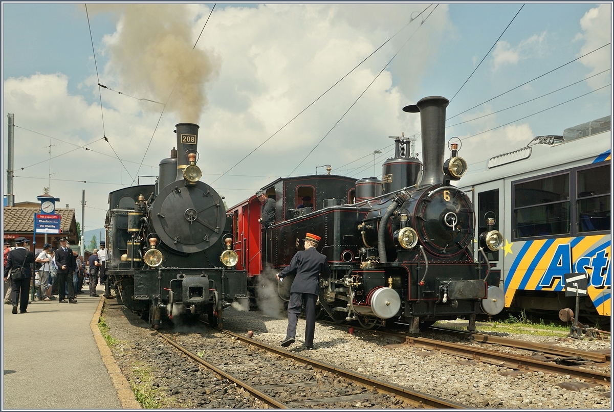 50 Jahre Blonay-Chamby Bahn - Beim Mega Steam Festival gab es reichlich dampf und dank den Gastloks auch interessante Begegnungen, wie z.B. hier der beiden Brünigbahnloks JS G 3/3 und SBB G 3/4 208 (heute bei der Ballenbergdampfbahn) in Blonay. 

28. Okt. 2018 