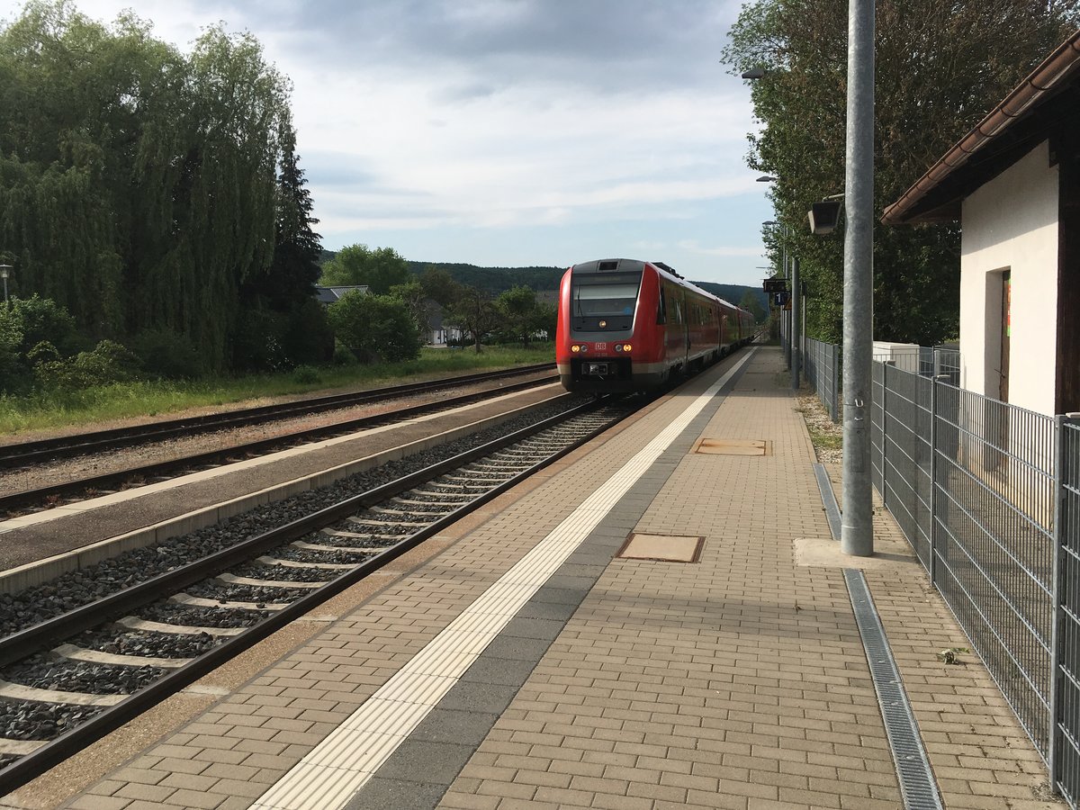 612 109 + 612 021 als Re 22340 nach Sigmaringen am 31.05.17 in Allmendingen