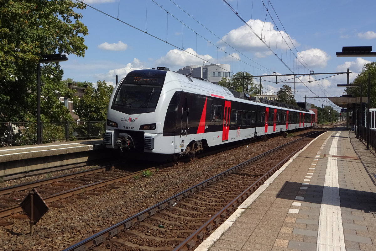 Abellio ET25-2307 verl�sst am 16 Augustus 2019 Arnhem-Velperpoort. 