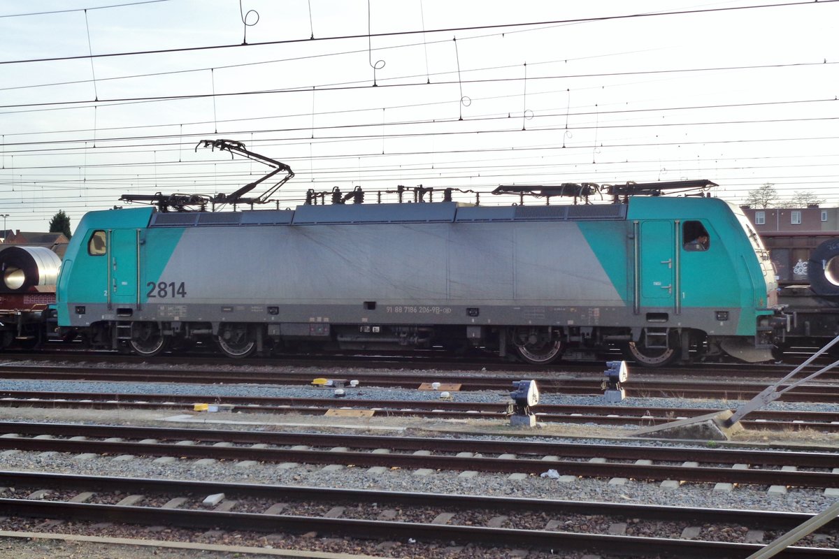 Alpha Trains 2814 steht am 30 M�rz 2017 in Venlo.