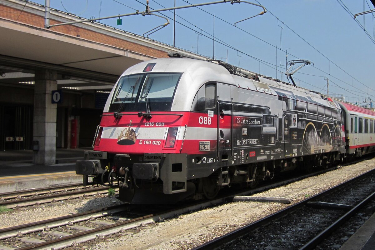 Am 1 Juli 2013 feiert 1216 020 150 Jahre Eisenbahnen in �sterreich in Verona Porta Nuova.