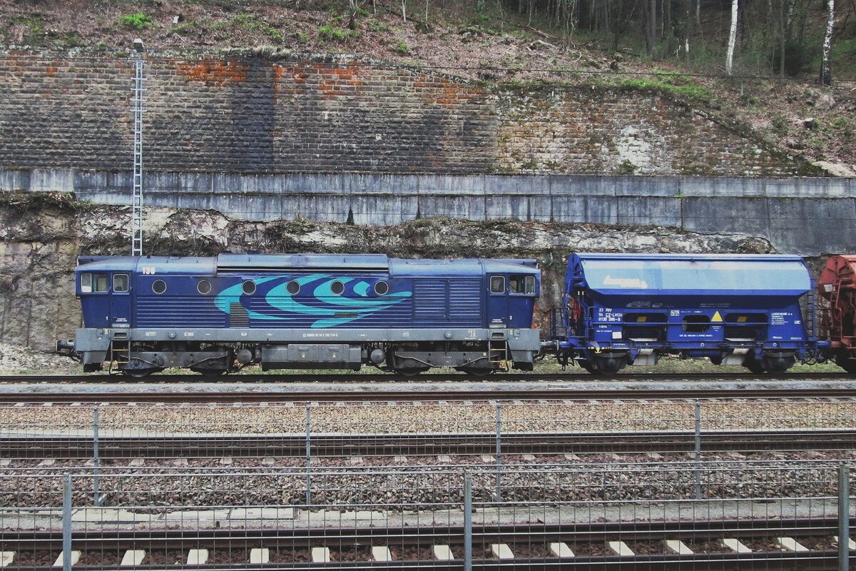 Am 10 April 2017 steht Unipetrol 753 716 in Bad Schandau. 