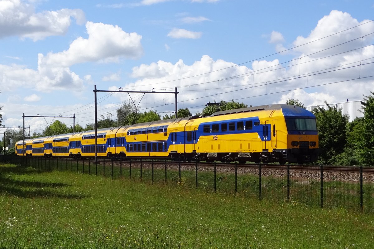 Am 12 Mai 2019 durcheilt NS 7635 Alverna.
