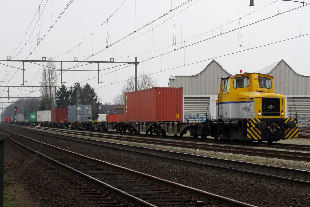 Am 16 Augustus 2015 rangiert Shunter 503 in Blerick.