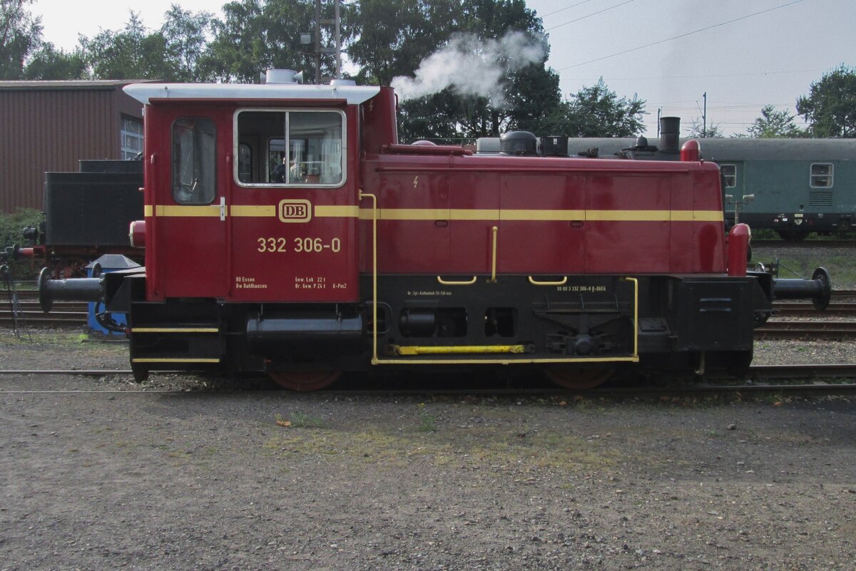 Am 17 September 2016 hat 332 306, der ehemahligen Bentheimer Eisenbahn D-4, ins DGEG-Museum von Bochum-Dahlhausen ein definitives Refugium bekommen. 