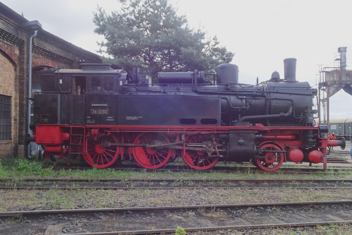 Am 18 September 2022 steht noch immer 74 1230 ins Bw von Berlin-Schöneweide.