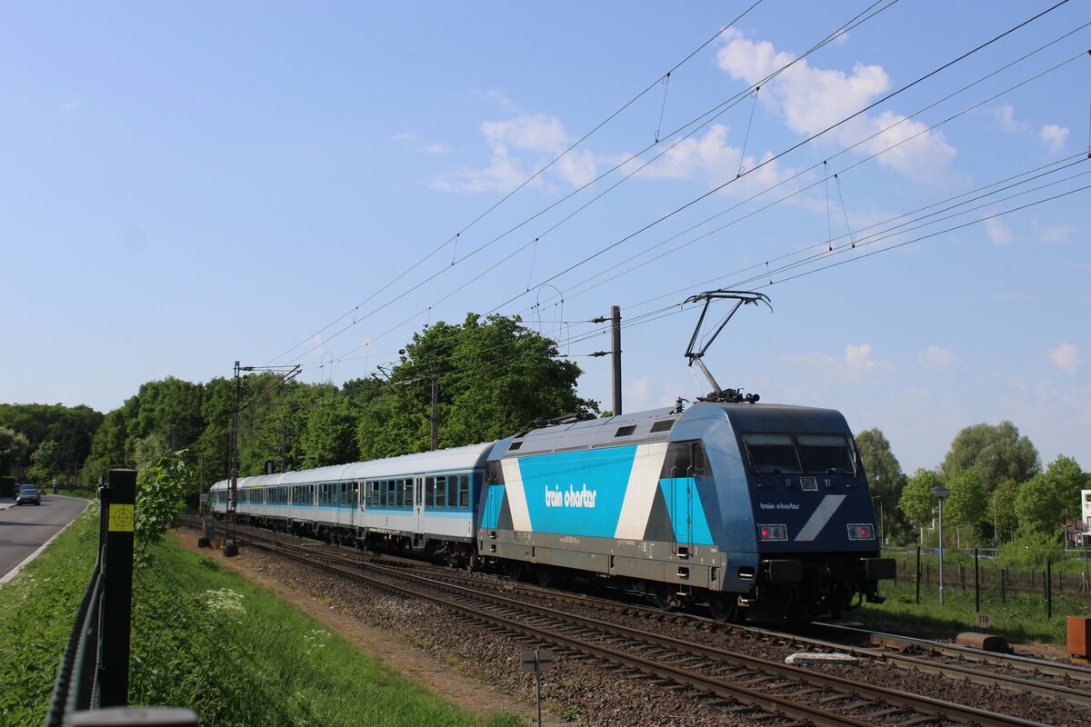 Am 2 Mai 2025 schiebt TCS 103004 (ex-101 033) ein RB nahmens EuroBahn aus Venlo aus. Zwischen 28 April und 13 Dezember hat EuroBahn wegen zu viel Ausfälle vom ZÜge wegens Materialmengels zwei ex-DB 101er und N-Wagen von TCS angemietet um doch einiges an Regionalverkehr zu bieten zu können.