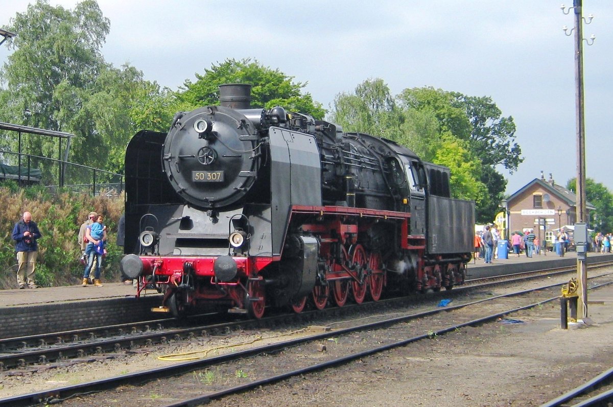Am 2 September 2012 steht 50 307 in Beekbergen. 