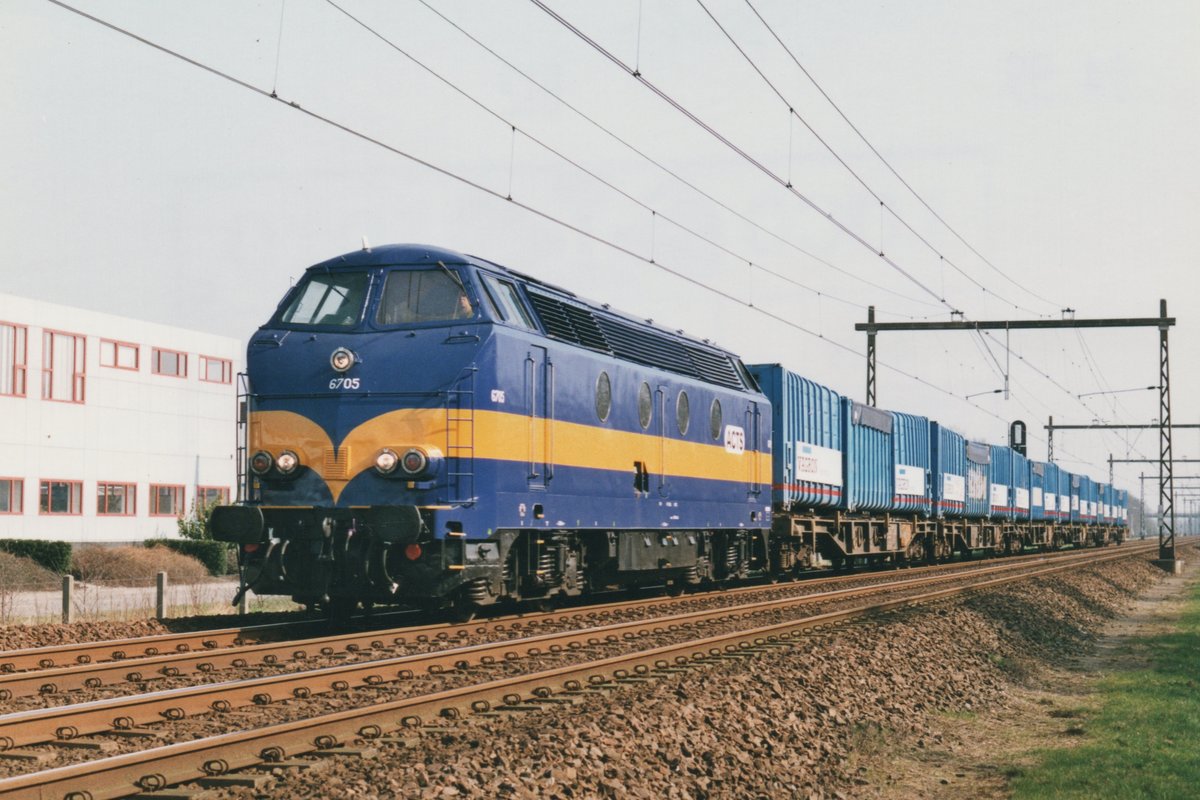 Am 25 M�rz 1999 durchfahrt ACTS (sp�ter HUSA) 6705 Assen.