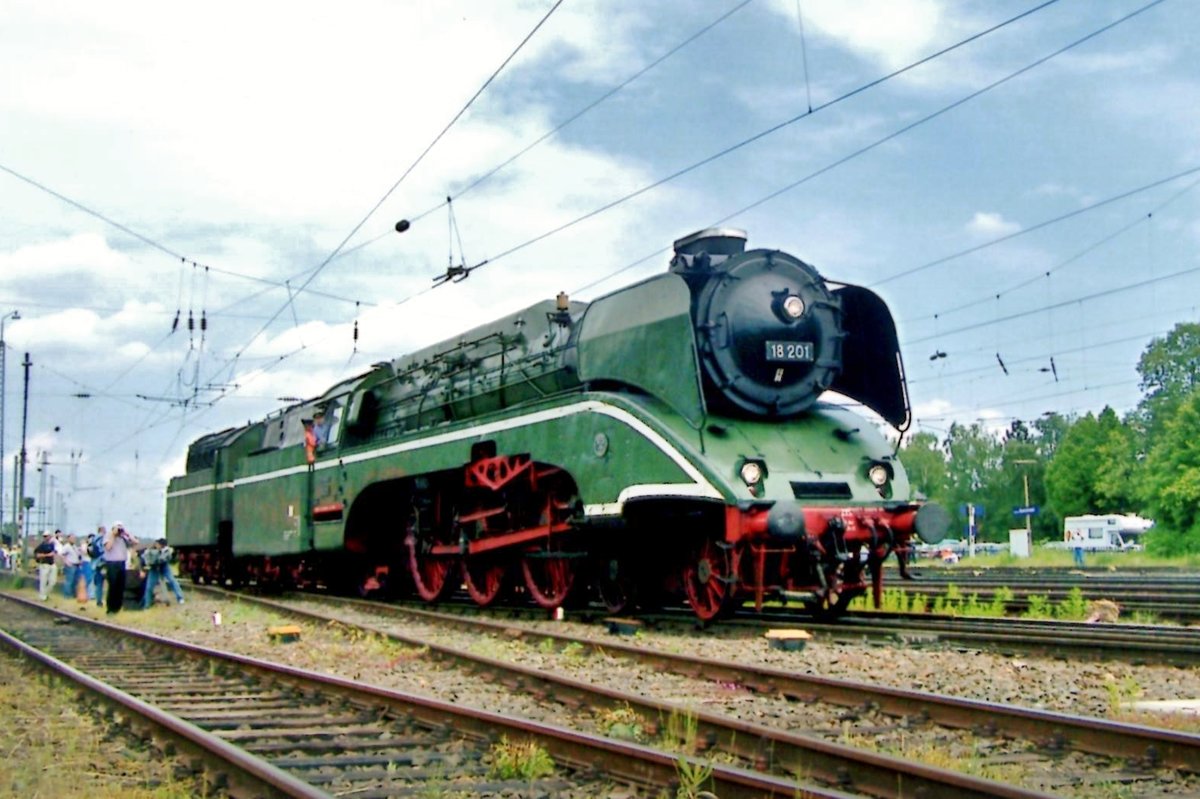 Am 27 Mai 2006 war 18 201 in Darmstadt-Kranichstein. 