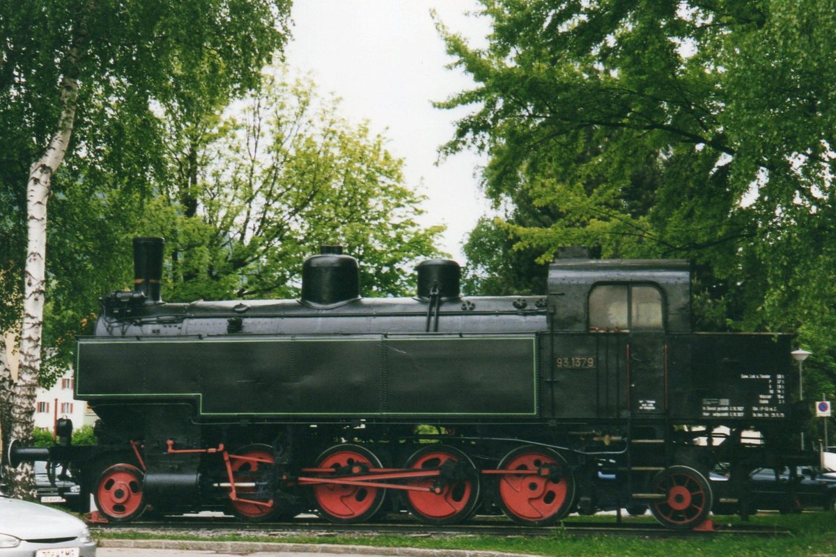 Am 29 Mai 2004 hat 93.1378 in Schwarzach st-Viet noch gr�ne Linien. 