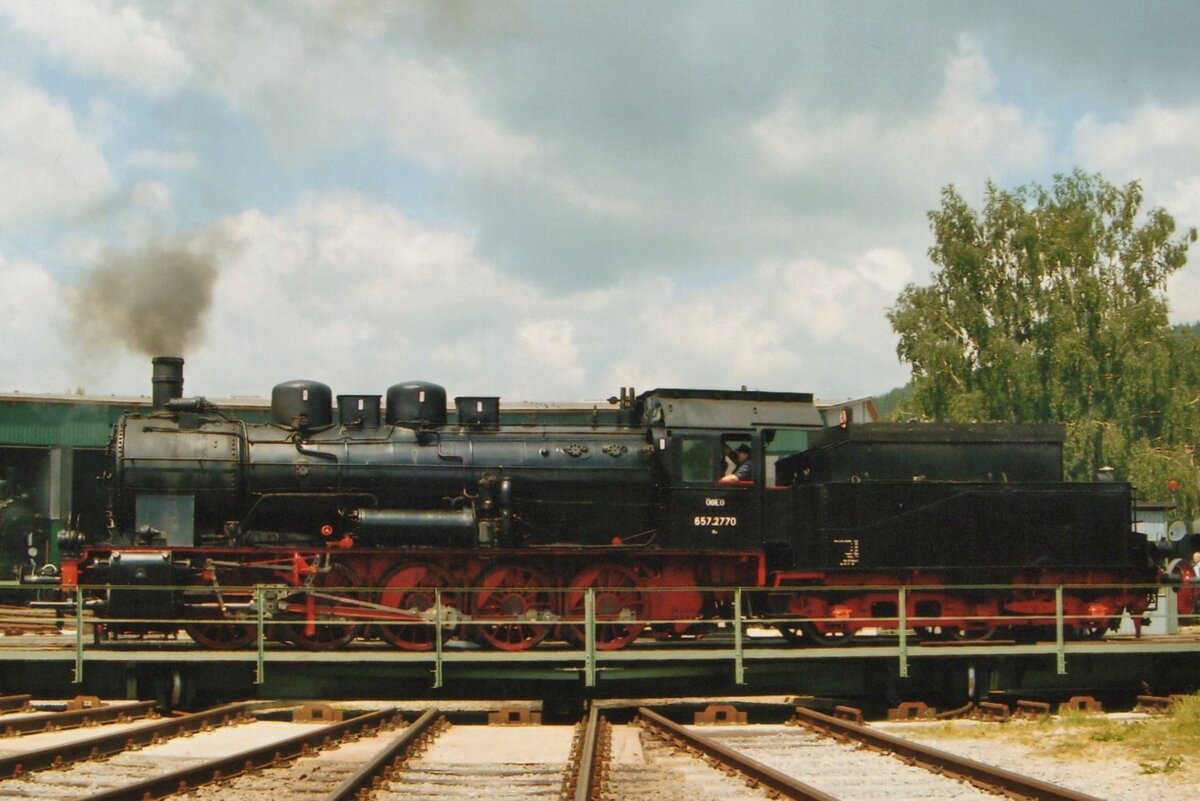 Am 30 Mai 2009 steht ÖGEG 657.2770 auf die Drehscheibe ins Lokpark Ampflwang.